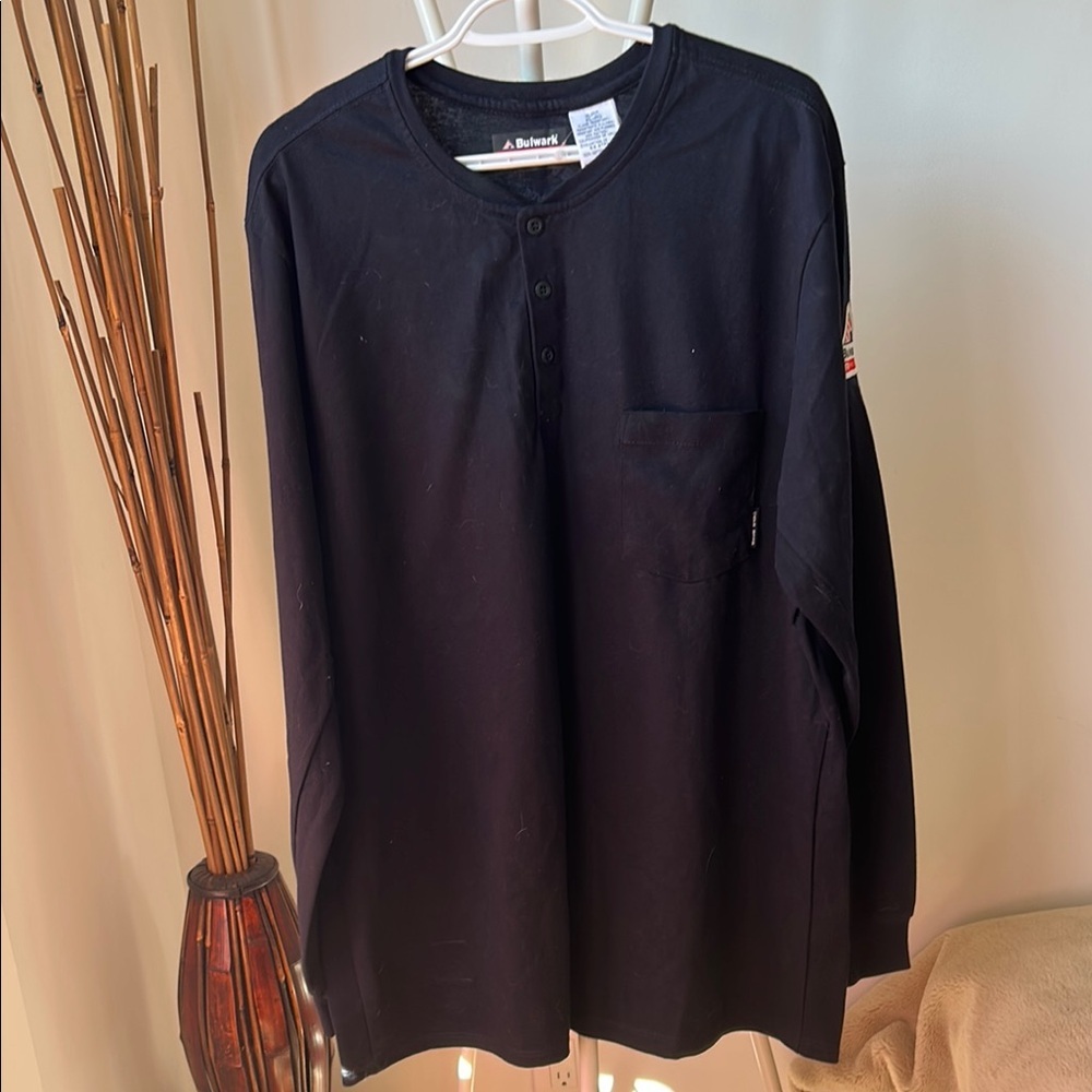 Bulwark Navy Long Sleeve Work Shirt Size  NWOT